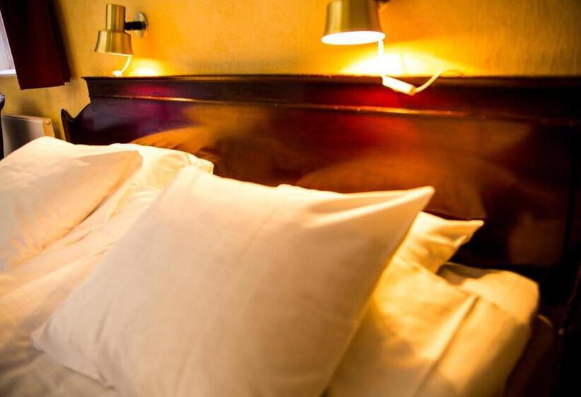 스탠다드 트리플 룸, Vardshuset Hwitan