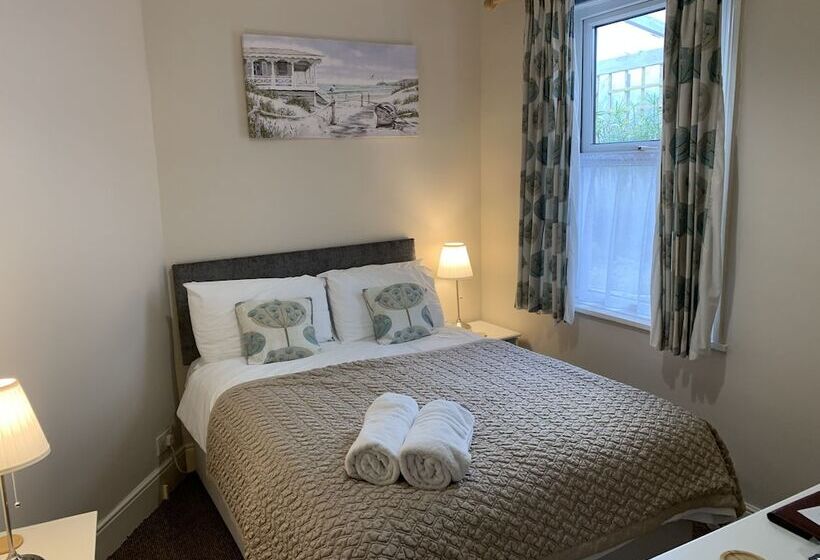 Номер Basic, The Chestnuts