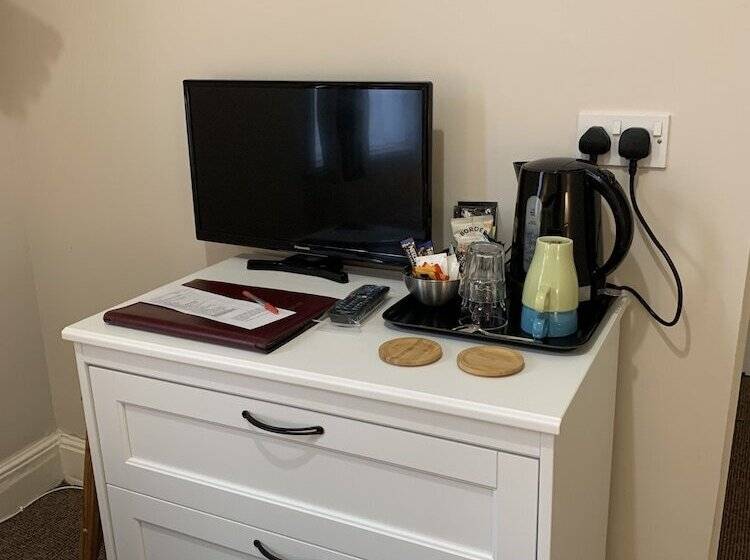 Номер Basic, The Chestnuts