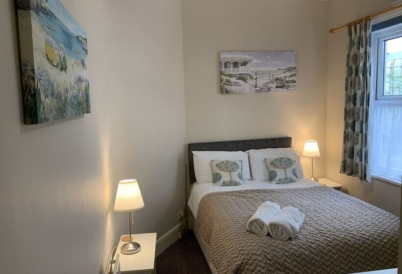 Номер Basic, The Chestnuts