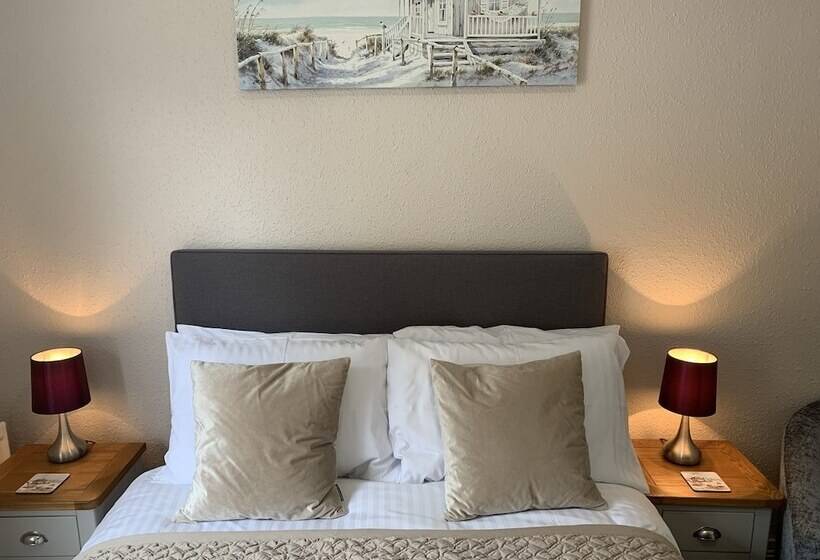 Семейный Номер, The Chestnuts