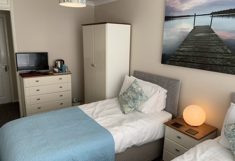 Номер Стандарт, The Chestnuts