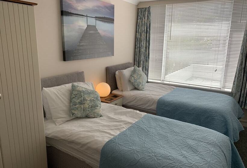 Номер Стандарт, The Chestnuts