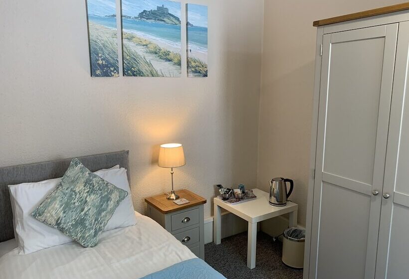 Номер Стандарт Индивидуальный, The Chestnuts