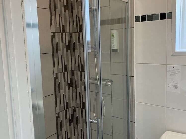 Номер Стандарт Индивидуальный, The Chestnuts