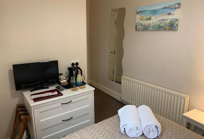 Номер Basic, The Chestnuts