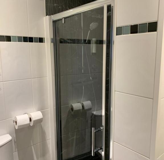 Номер Стандарт, The Chestnuts