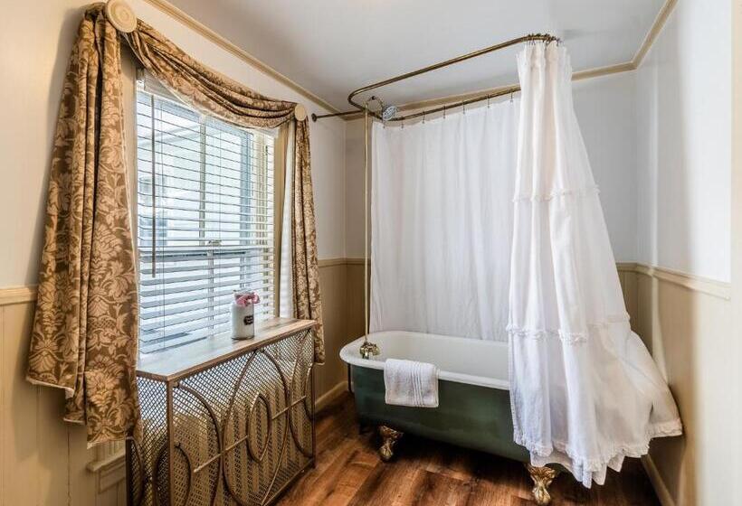 Люкс с Балконом, Westbrook Inn Bed And Breakfast
