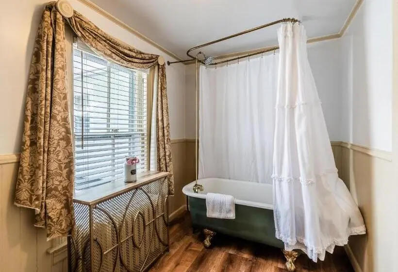 バルコニー付スイート, Westbrook Inn Bed And Breakfast