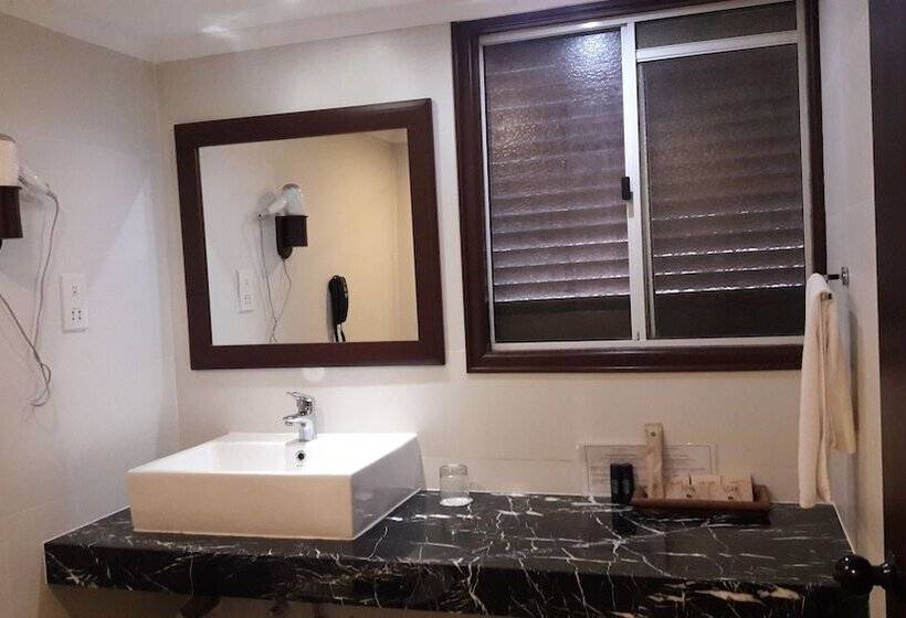 Camera Deluxe, Berjaya Beau Vallon Bay Resort & Casino