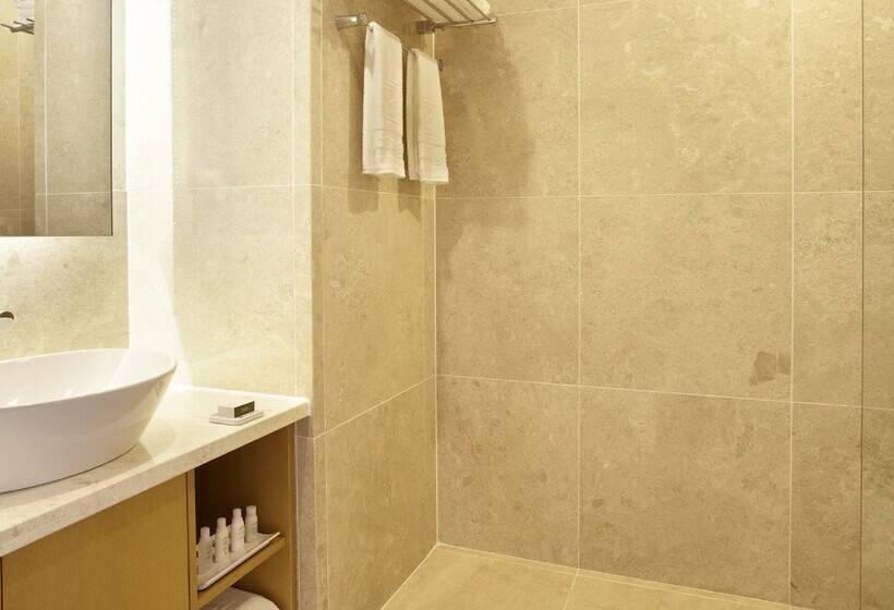 غرفة ديلوكس, Eldis Regent