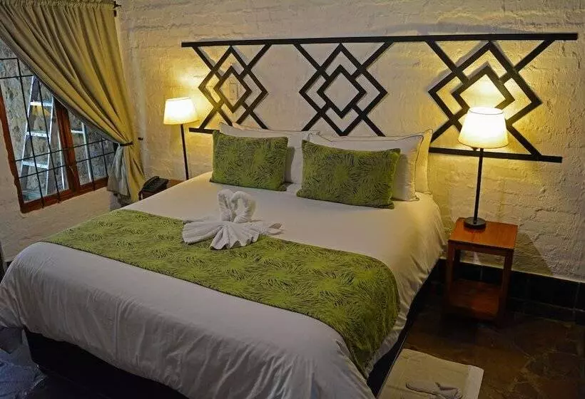 デラックスルーム, Misty Hills Country Hotel, Conference Centre & Spa