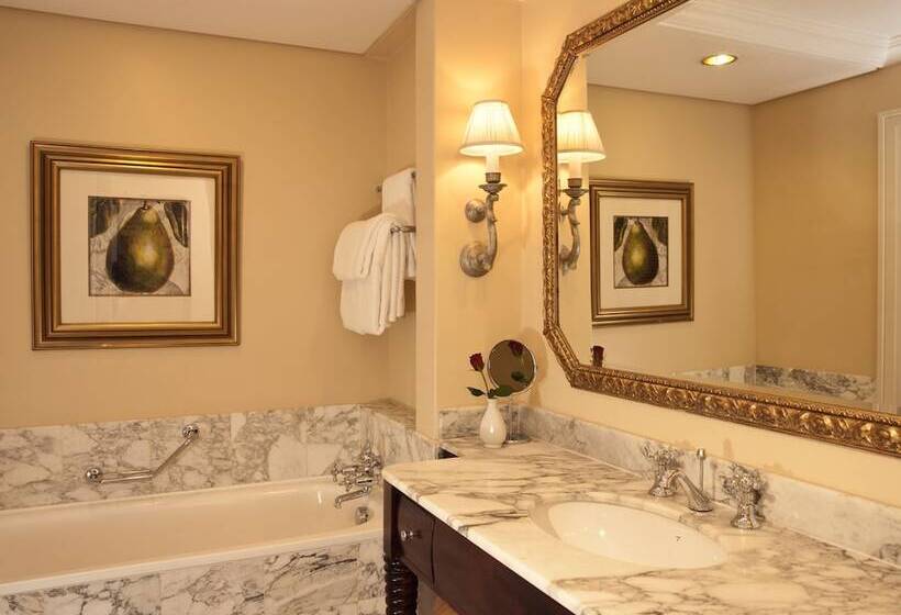 Полулюкс, The Table Bay