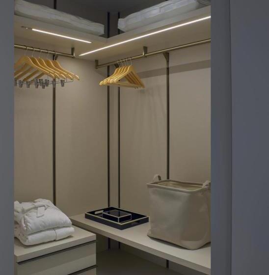 Executive Studio, Lanson Place Winsland, Singapore