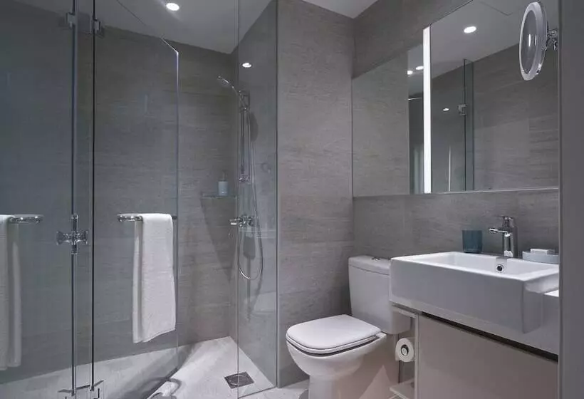 استودیوی استاندارد, Lanson Place Winsland, Singapore
