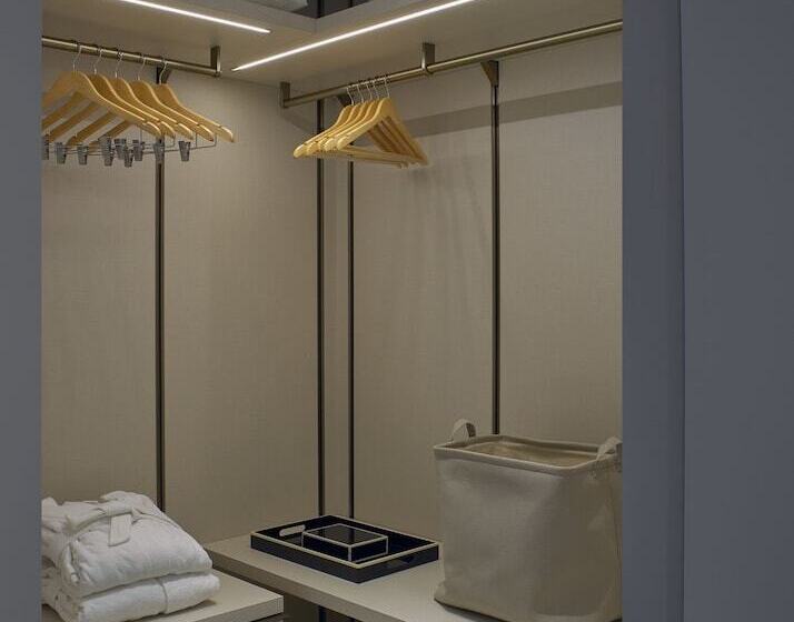 Executive Studio, Lanson Place Winsland, Singapore