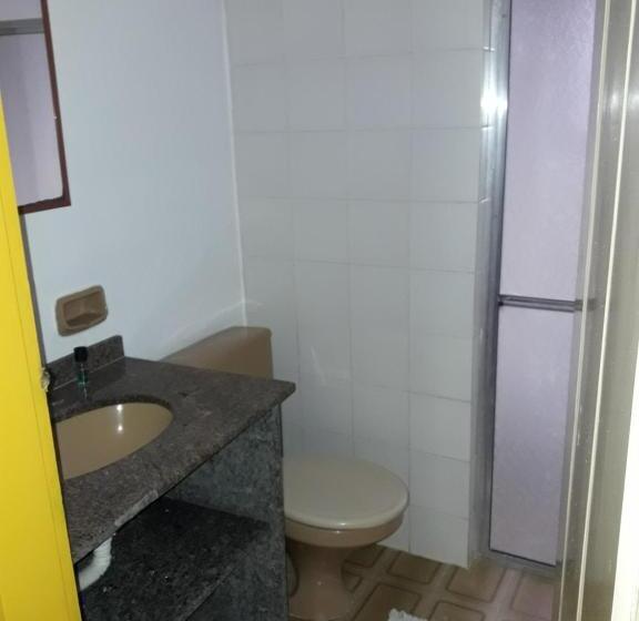 バスルーム共有のトリプルスタンダード, Pouso Caiçara