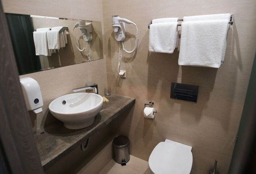 سوییت لوکس, Yagayaga Wellness Club