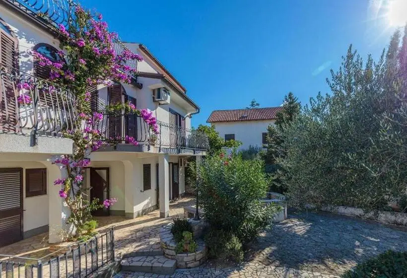 اتاق استاندارد, Guest House Jolanda