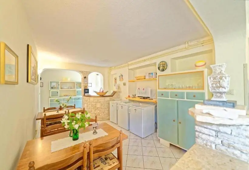اتاق استاندارد, Guest House Jolanda