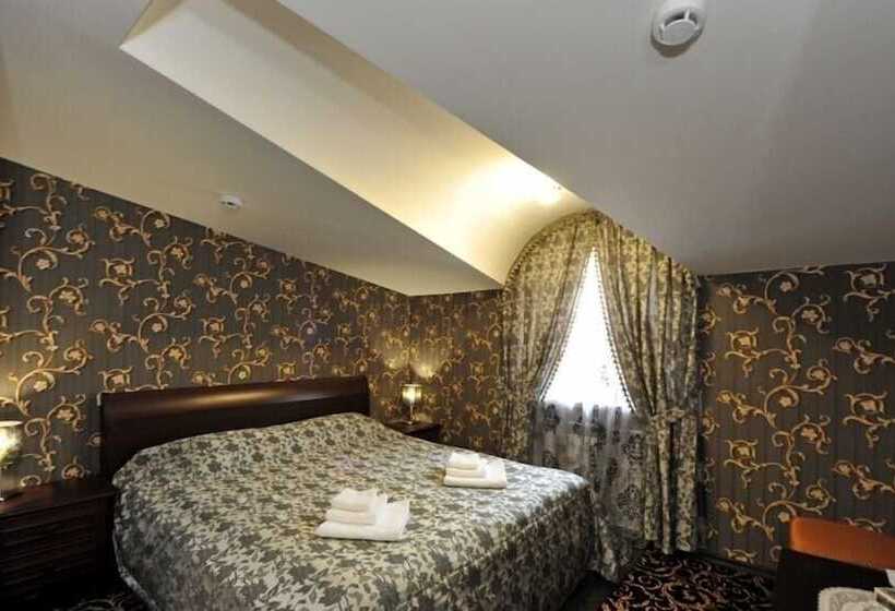 اتاق راحتی, Frant