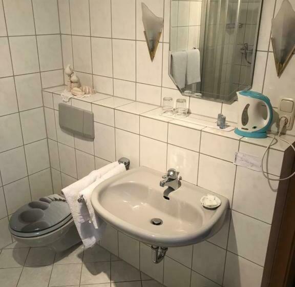 غرفة قياسية, Landhaus Wilhelmshöhe