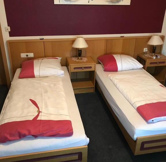 غرفة قياسية, Landhaus Wilhelmshöhe