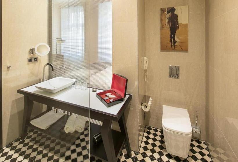 اتاق سوپریور, Quentin Prague