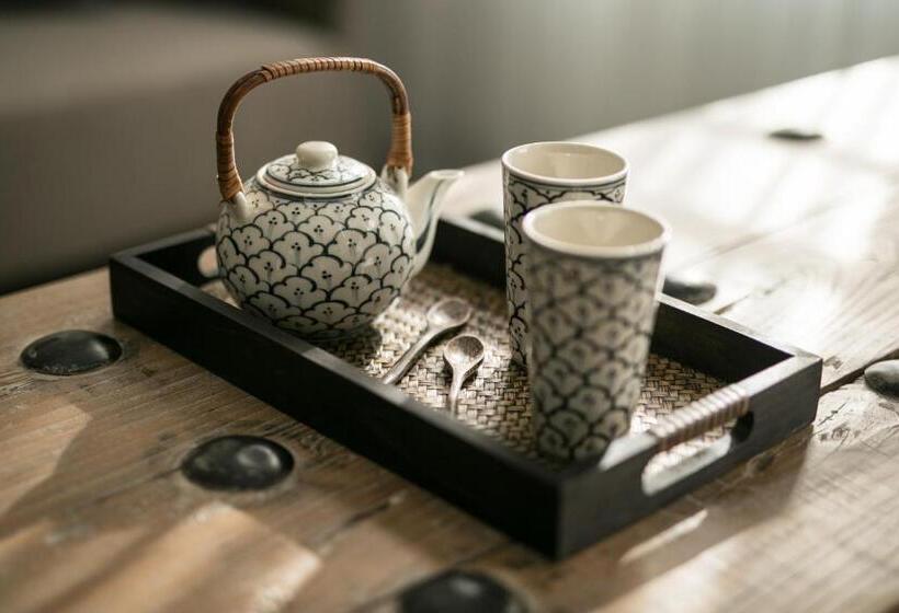 اتاق استاندارد, Quentin Prague