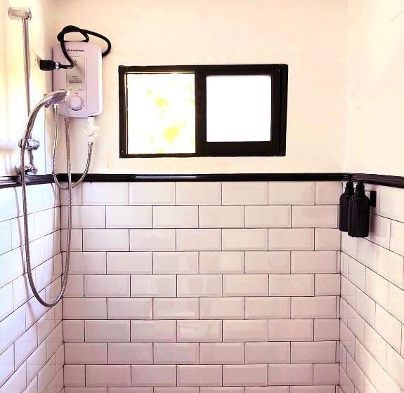 اتاق استاندارد, Pig Dive Hostel Moalboal