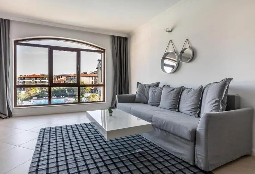 آپارتمان 1 خوابه با چشم‌انداز استخر, Oasis Beach Club