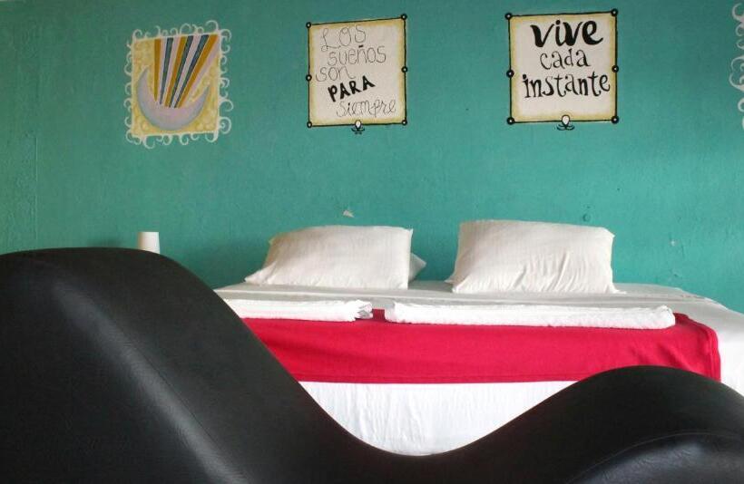 اتاق استاندارد با تخت بزرگ, Tayrona Colors Hostel