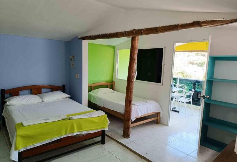 اتاق خانوادگی با چشمانداز دریا, Tayrona Colors Hostel