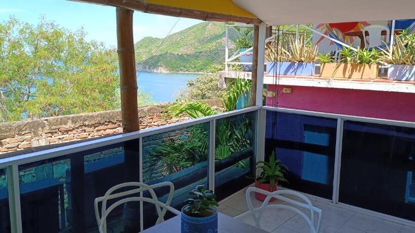 اتاق خانوادگی با چشمانداز دریا, Tayrona Colors Hostel