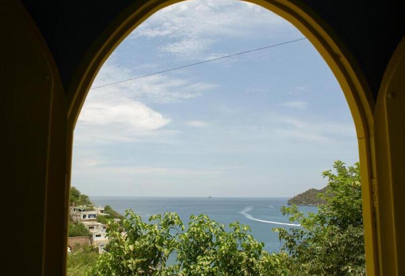 Standard Room with Balcony Side Sea View, Tayrona Colors Hostel