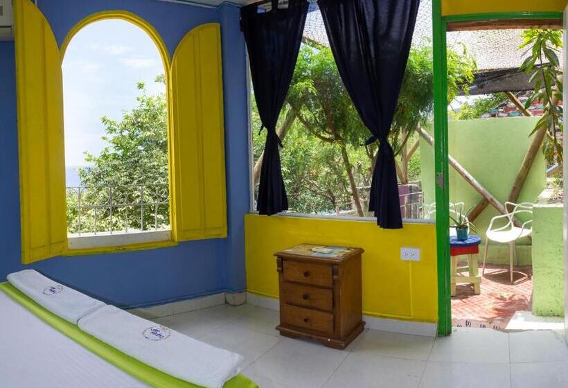 Standard Room with Balcony Side Sea View, Tayrona Colors Hostel