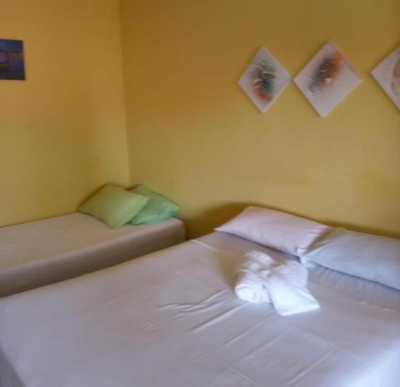 Трехместный Номер Базовый, Hostel Recanto