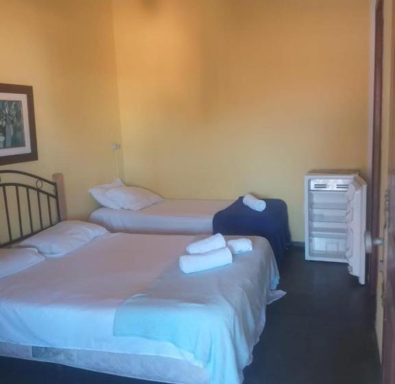 Трехместный Номер Базовый, Hostel Recanto