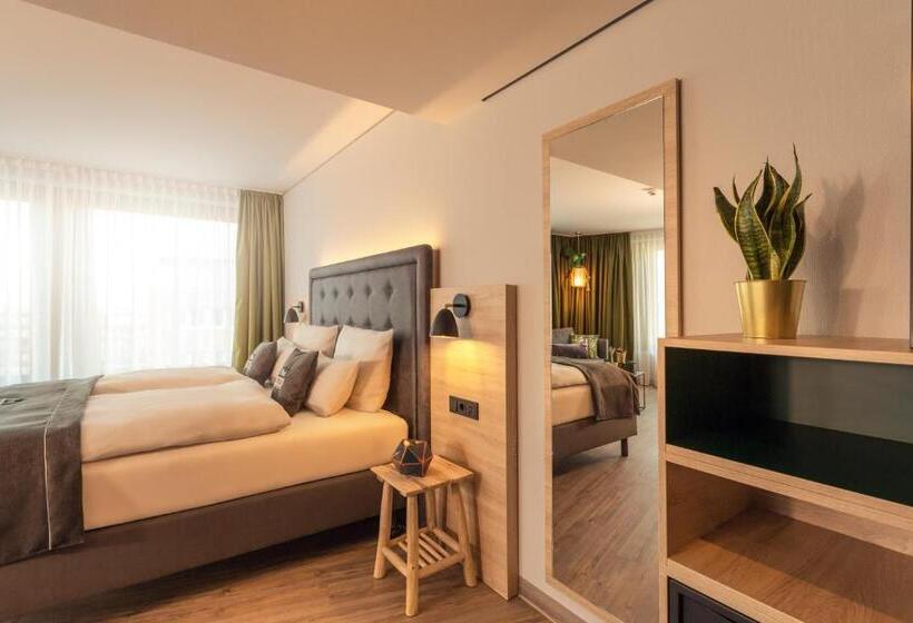 اتاق لوکس سه تخته, Holiday Inn   The Niu, Crusoe Bremen Airport, An Ihg