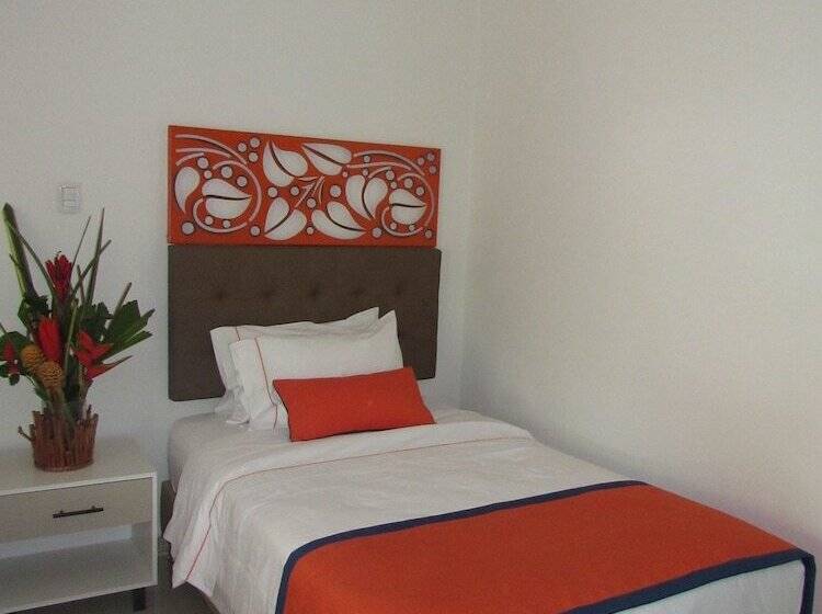 스탠다드 싱글 룸, Yalconia