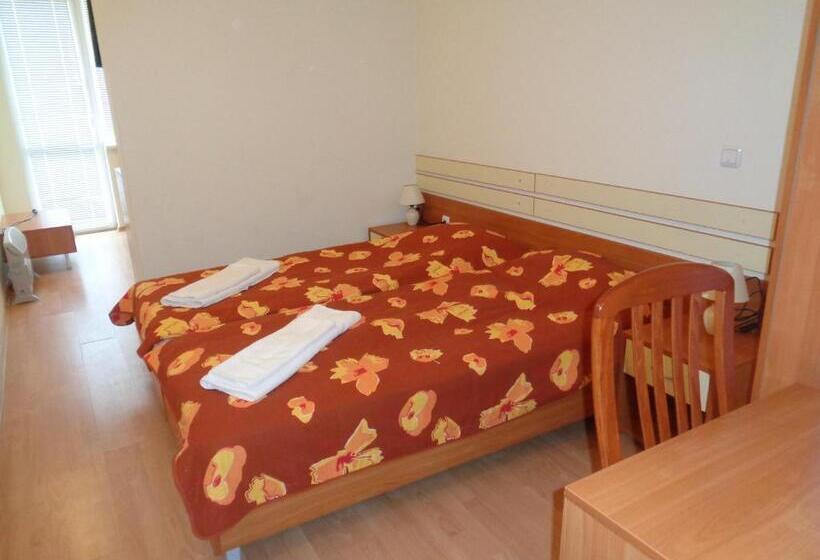 Студио Стандарт с Террасой, Eagle Rock Holiday Apartments