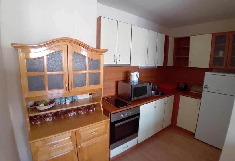 Апартаменты 2 Спальни, Eagle Rock Holiday Apartments