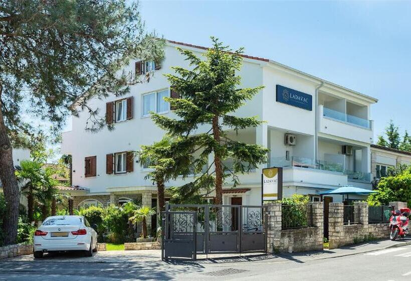 Номер Стандарт с Балконом, Villa Ladavac B&b