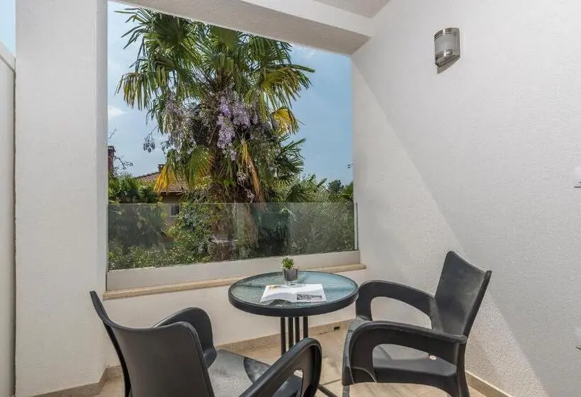 اتاق استاندارد با بالکن, Villa Ladavac B&b