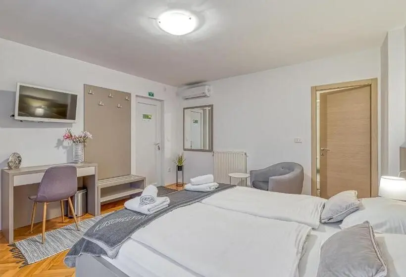 اتاق سوپریور با بالکن, Villa Ladavac B&b