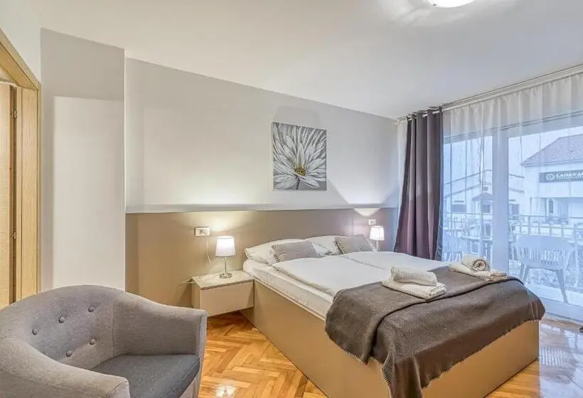 اتاق سوپریور با بالکن, Villa Ladavac B&b
