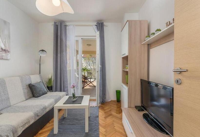 Апартаменты 1 Спальня с Террасой, Villa Ladavac B&b