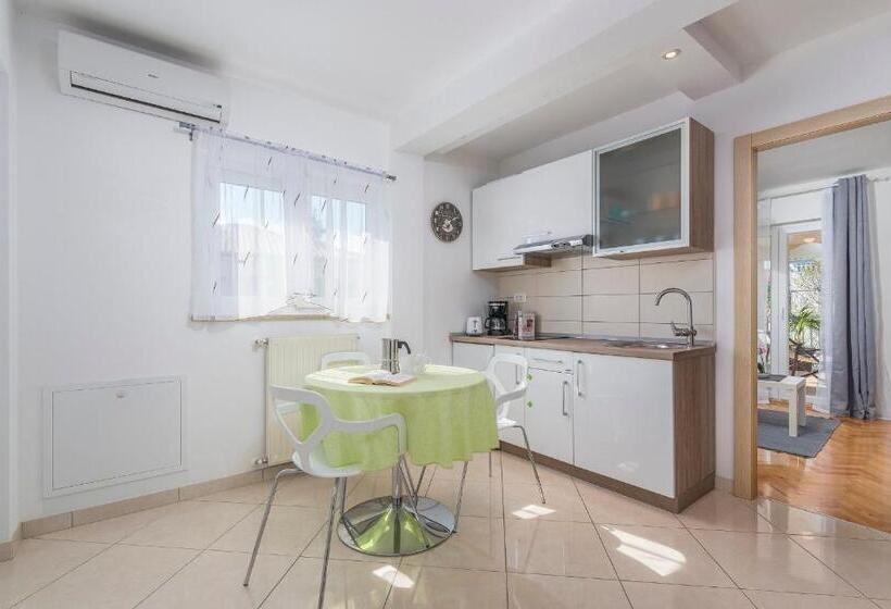 Апартаменты 1 Спальня с Террасой, Villa Ladavac B&b