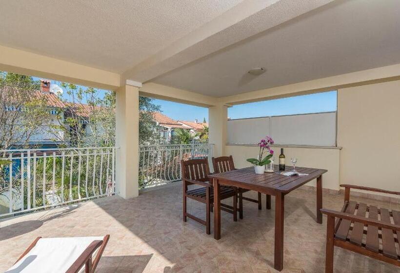 شقة غرفة واحدة مزودة بتراس, Villa Ladavac B&b