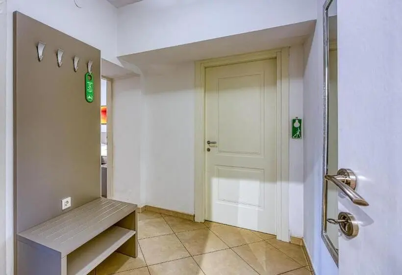 استودیوی لوکس, Villa Ladavac B&b